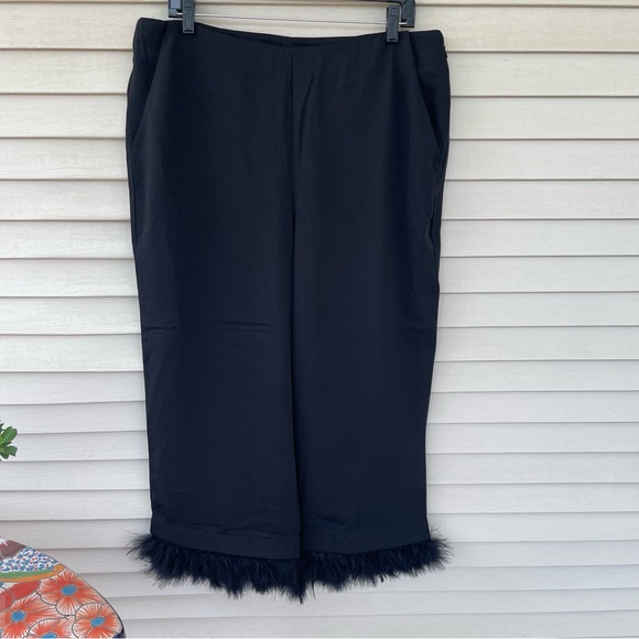 Express High Waisted Feather Hem Cropped Wide Leg Pant Size 14 (NWT) - Picture 2 of 11